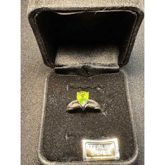 925 Sterling Silver Pear Shaped Emerald Size 7